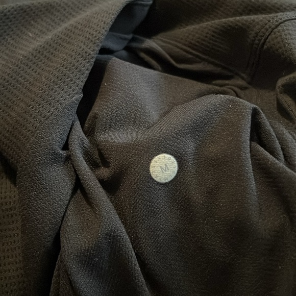 Lululemon Mesh Shorts - Picture 4 of 4